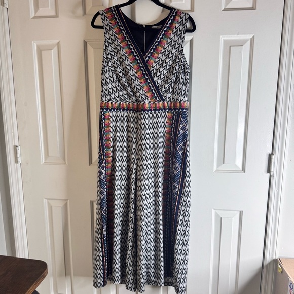 Danny & Nicole Dresses & Skirts - Danny & Nicole Chevron Wide Leg Jumpsuit Black, White, and Multicolor - Size 18